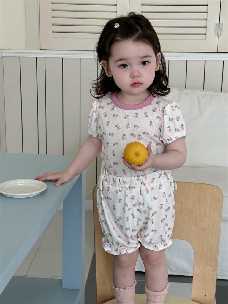Niedliches Sommer-Pyjama-Set für Mädchen im koreanischen Stil, leichtes Outfit mit floralem Print und Shorts