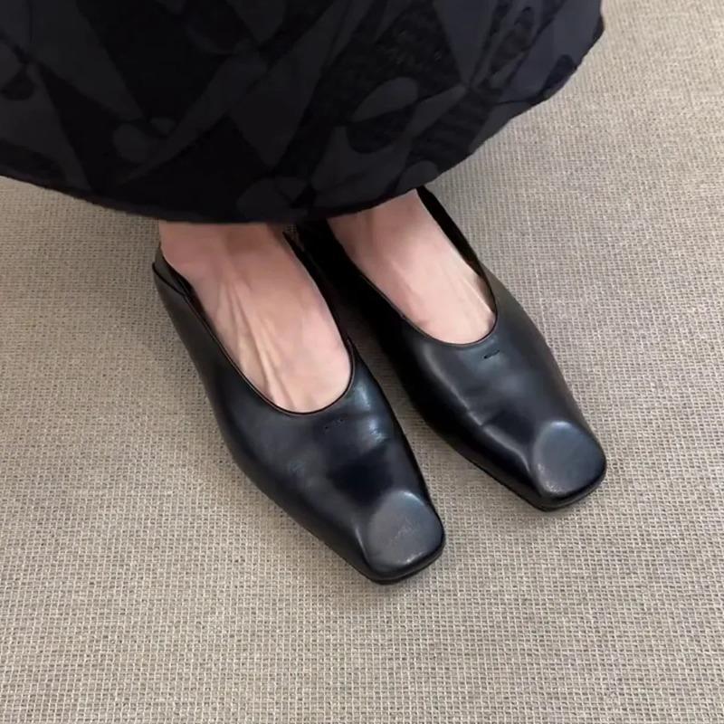 Minimalist Style Leather Flat Shoes Slip-On French Elegance Women's Square Head Commuting Little Leather Shoes Retro Pure Color