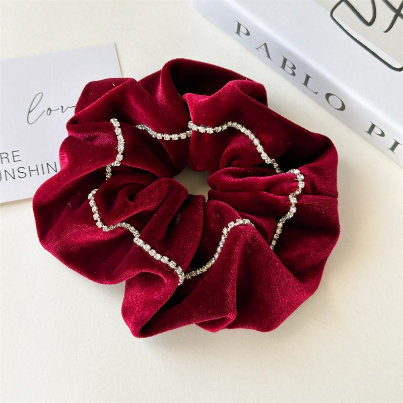 Exquisite Rhinestone Chain Velvet Hair Scrunchie Vintage Style Large Hair Tie Elegant Ponytail Holder Soft Premium Hair XXS бордовый
