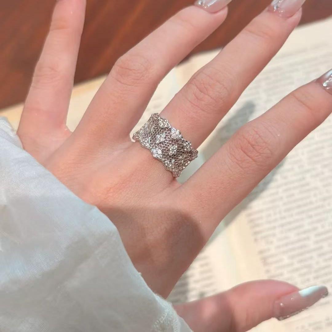 Кольцо из итальянского винтажного кружева Xiaohongshu - Широкое, Элегантный ретро-стиль