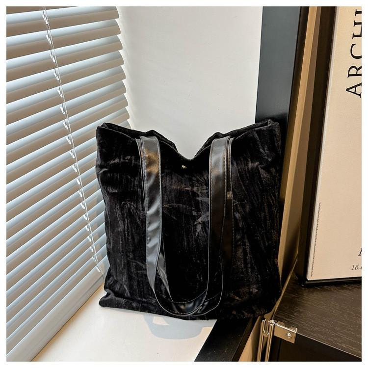 

Стильная модная женская сумочка 2024 года, трендовая универсальная сумка через плечо чёрный