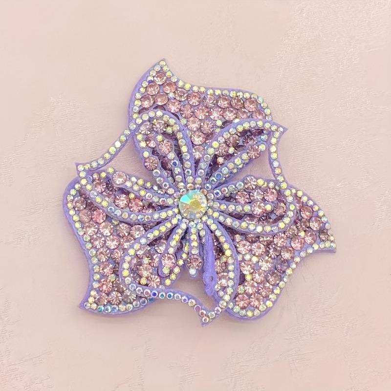 A New Style Six-petal Flower with Hot-fix Rhinestones and Sequins, a DIY Patch for Decorating Shoes, Hats, and Clothing Accessories