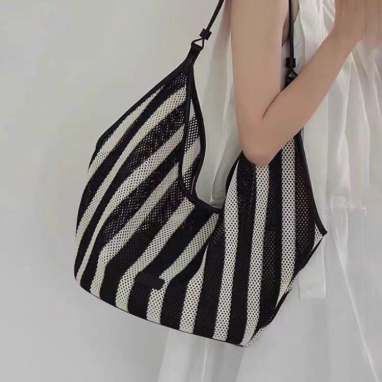 Summer Basket Woven Bag for Women's Leisure Vacation Lazy One Shoulder Underarm Tote Large Capacity Commuter Bag