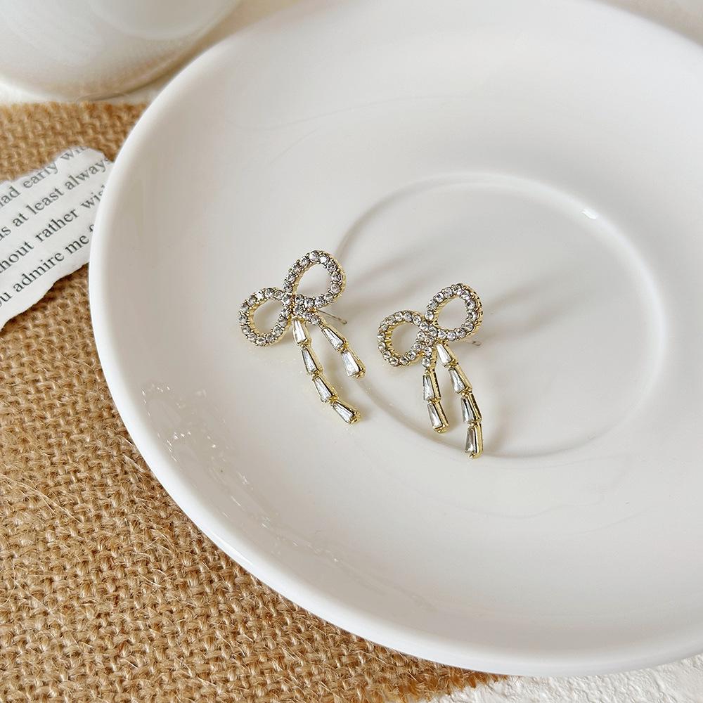 Elegant Silver Needle Diamond Bow Earrings - Luxurious, High-Quality Fashion for Women