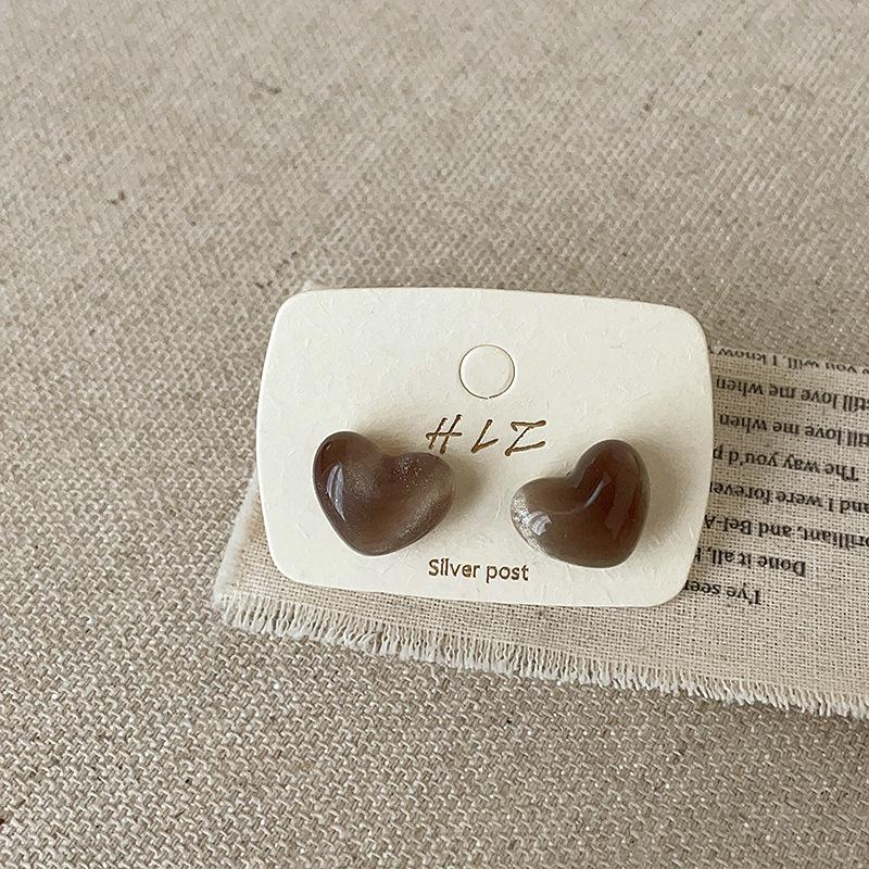 Unique Design Sense Resin Smudged Cat Eye Stud Earrings Women'S Niche Personality Fashion Commuter Versatile Earrings