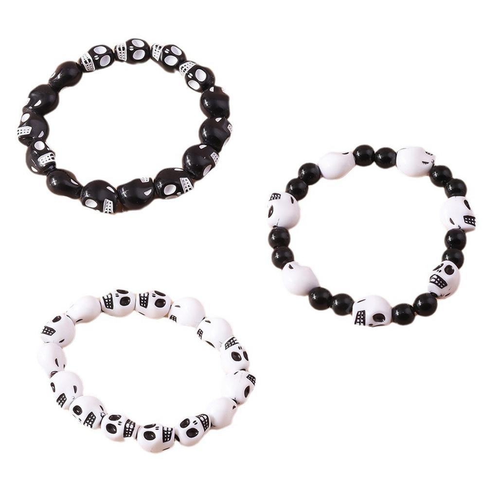 Halloween Totenkopf Armband Elastische Handgelenkkette Buntes Harzperlen Armband Stilvolles Punk-Stil Zubehör für den täglichen Gebrauch