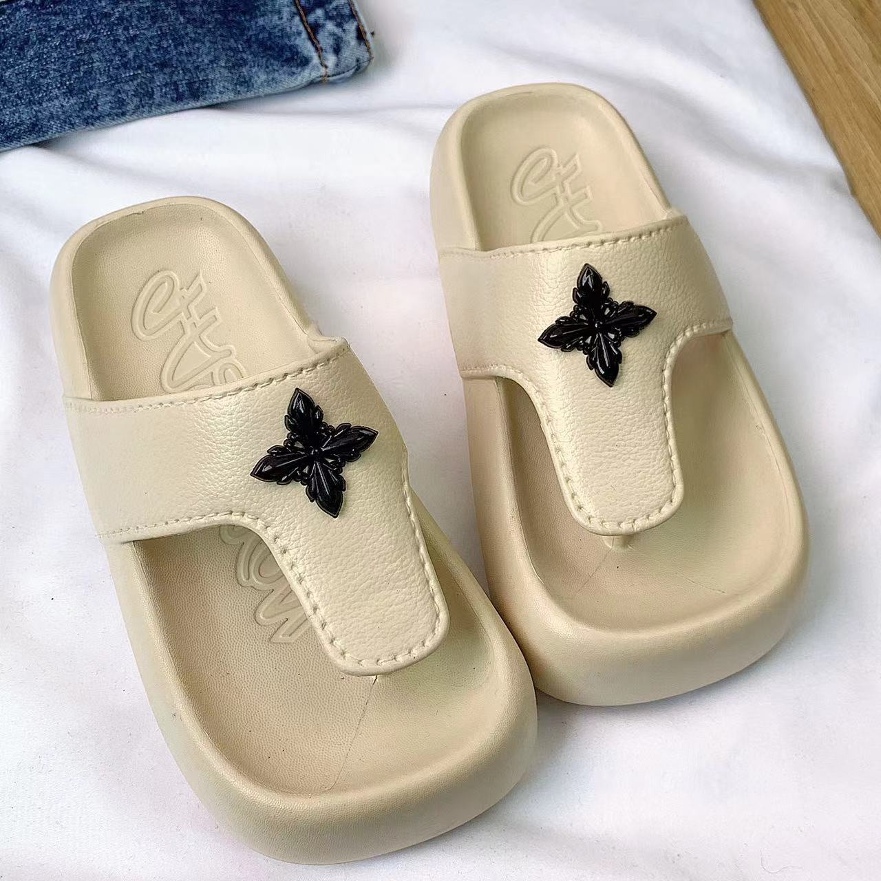 

Новое летнее универсальное Т-образное слово со звездными аксессуарами тапочки женская верхняя одежда материал толстоподошвенные тапочки 40-41