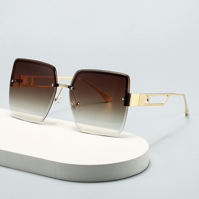 Women's High-end Oversized Metal Sunglasses with Letter D Design, Featuring UV Protection.
