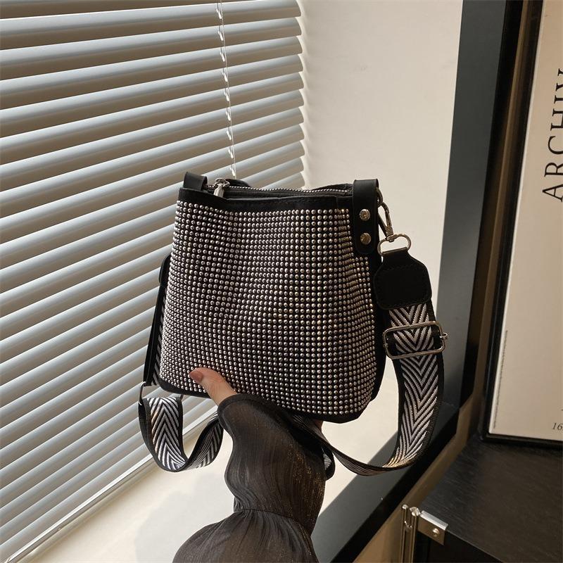 Bag new niche design autumn bucket bag beautiful personality fashion shoulder messenger bag