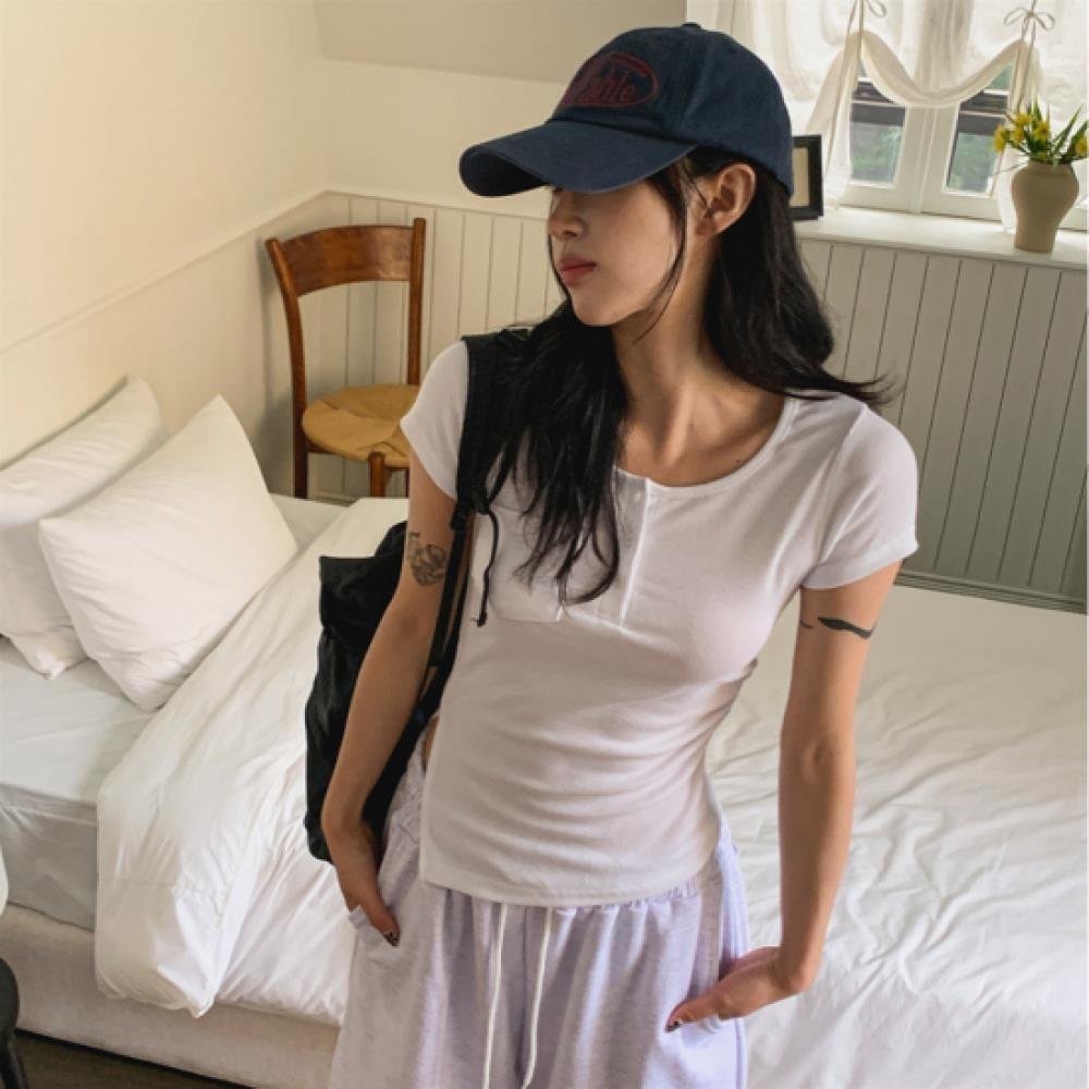 New Arrivals Open Run Women Unbalanced BuTTon Slim FiT ShorT Sleeve Ribbed T Shi