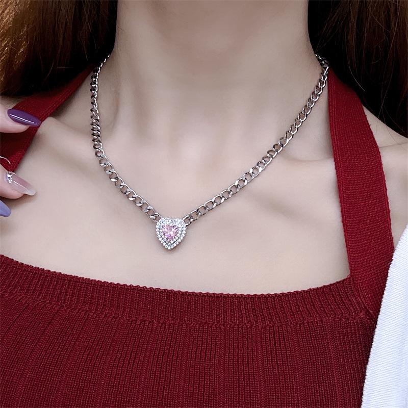 Colorfast Rhinestone Heart Necklace - Elegant & Versatile Clavicle Jewelry for Women