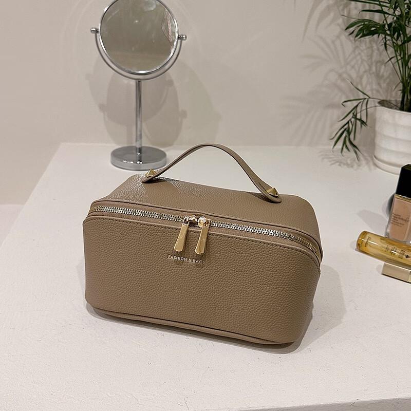 OEING Large Capacity Portable Travel Cosmetic Bag