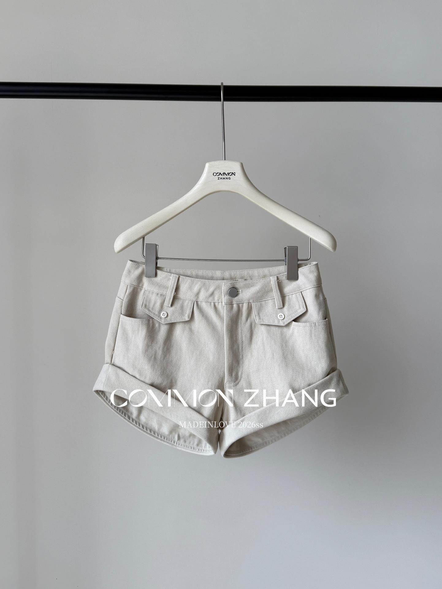 

CZ ZHANG Chun Women s Sweet & Spicy Low-Waist Rolled Hem Casual Shorts - Hip-Hugging Hot Pants C11313-1 M легкие хаки