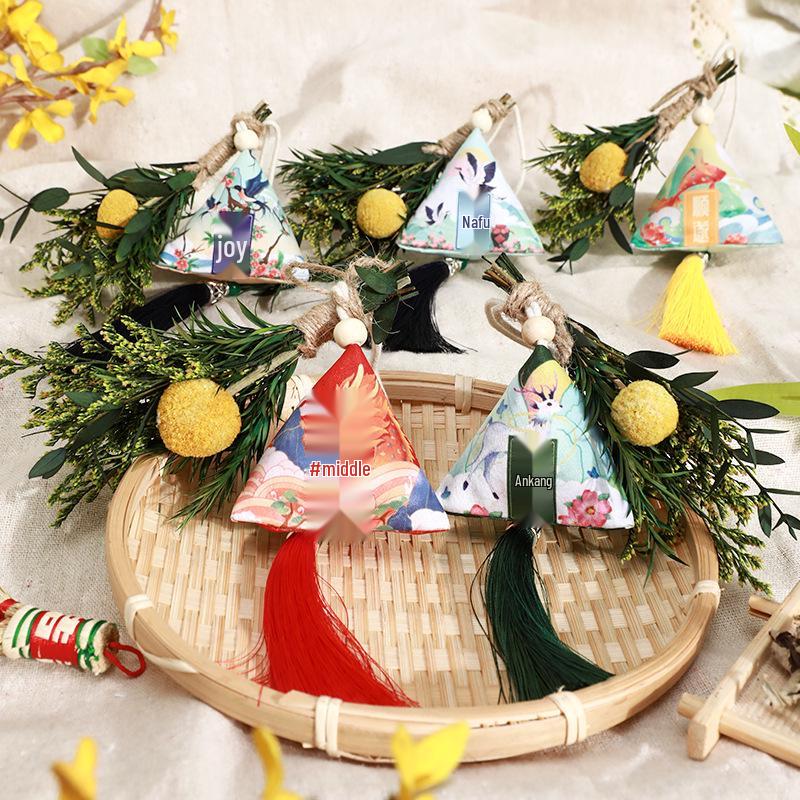 Dragon Boat Festival Sachet: Triangle Zongzi Mugwort Hanfu Pendant with Dried Flowers Portable Lucky Bag Gift.