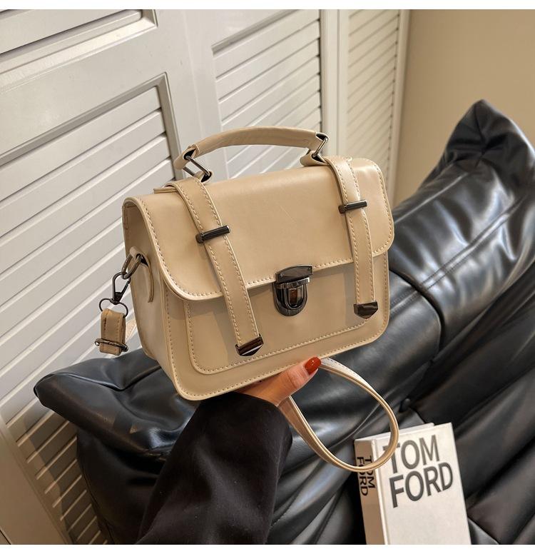 Damentasche Mode Kleine Quadratische Tasche Nische Retro Schultertasche Ausländischer Stil Handtasche Verschluss Retro Schräg Umhängetasche