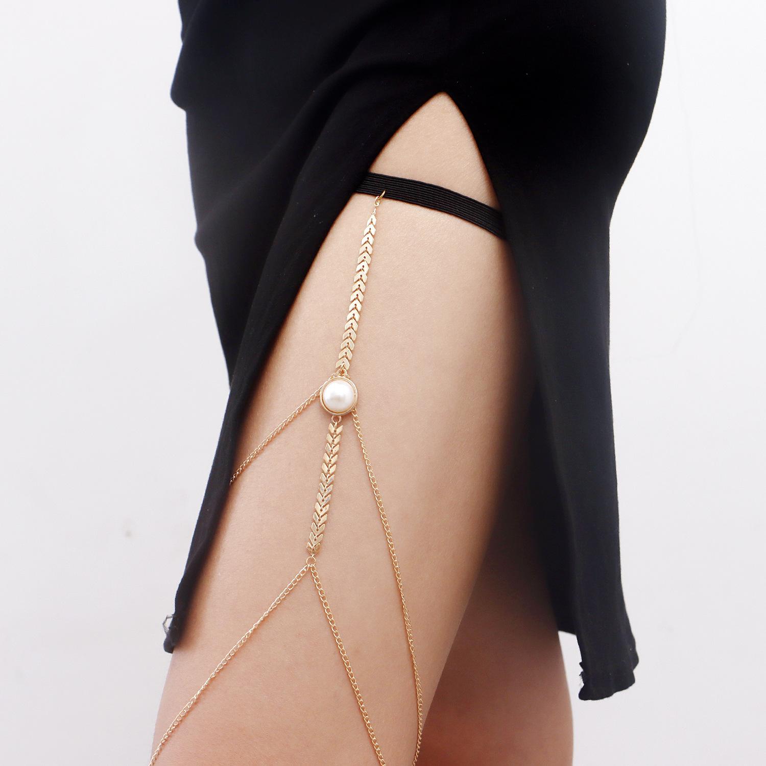 

European and American style sexy elastic belt aircraft chain beach leg ring body chain simple multi-layer pearl fringed thigh chain золотой