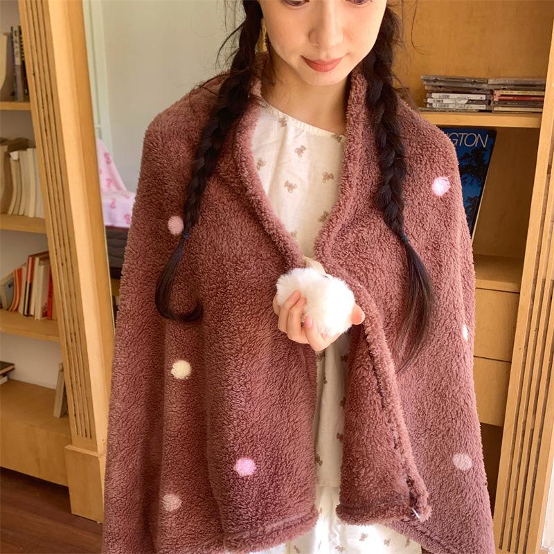 Autumn and winter new thickened fleece blanket office nap shawl blanket coral fleece blanket student dormitory
