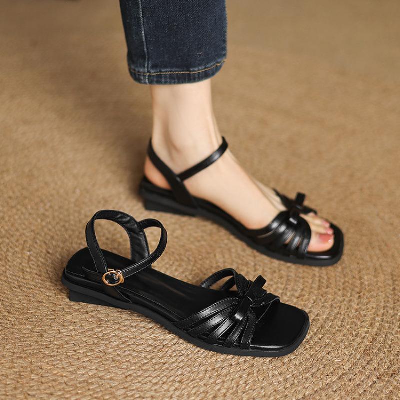 

Summer women s flat-soled sandals Korean version of the new one-word sandals with rubber soft sole buckle large size shoes solid color round head 39 чёрный