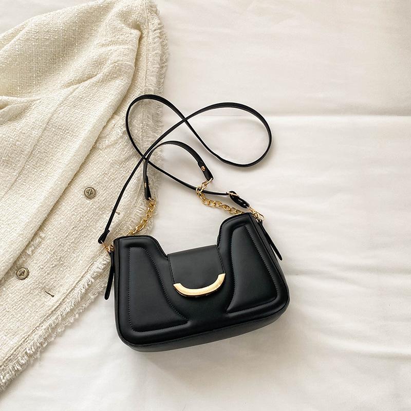 

Sized Medium Fashionable Square Bag With Single Strap Ideal For Daily Use чорний