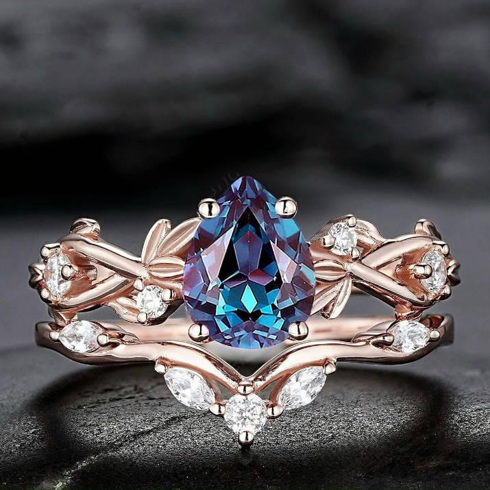 Трехгеройное кольцо для пары со вставками из циркона и семицветного сплава для женщин Size 9