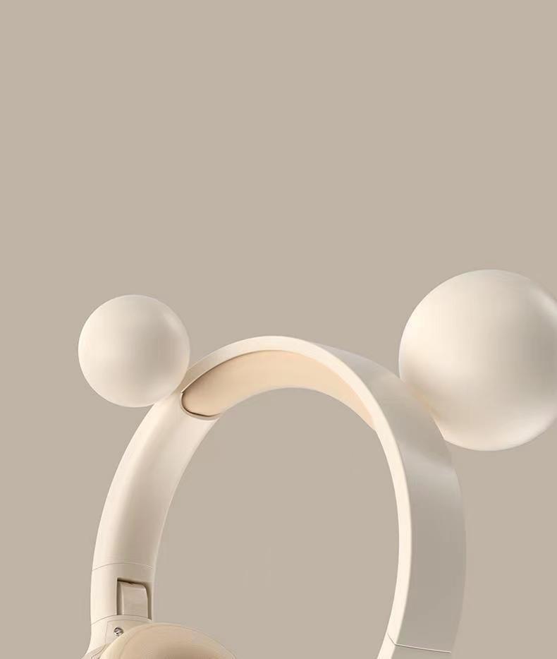 High-Quality Over-Ear Wireless Bluetooth Headphones with Type-C Charging, Model 2961, Full Ear Cup Design