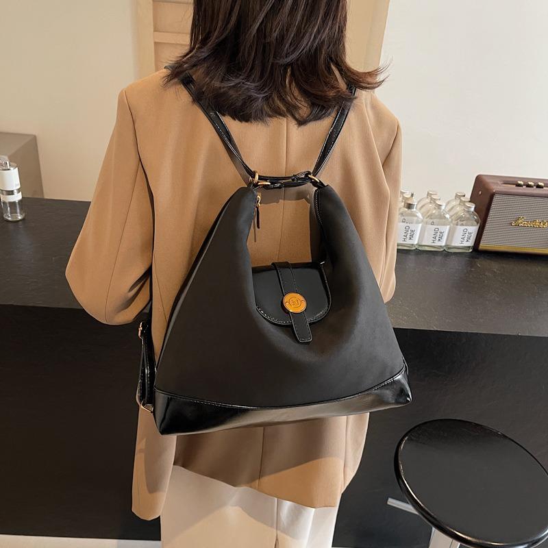 Retro Commuter Tote Bag Women's Large Capacity Autumn and Winter New Niche Design Shoulder Bag Backpack