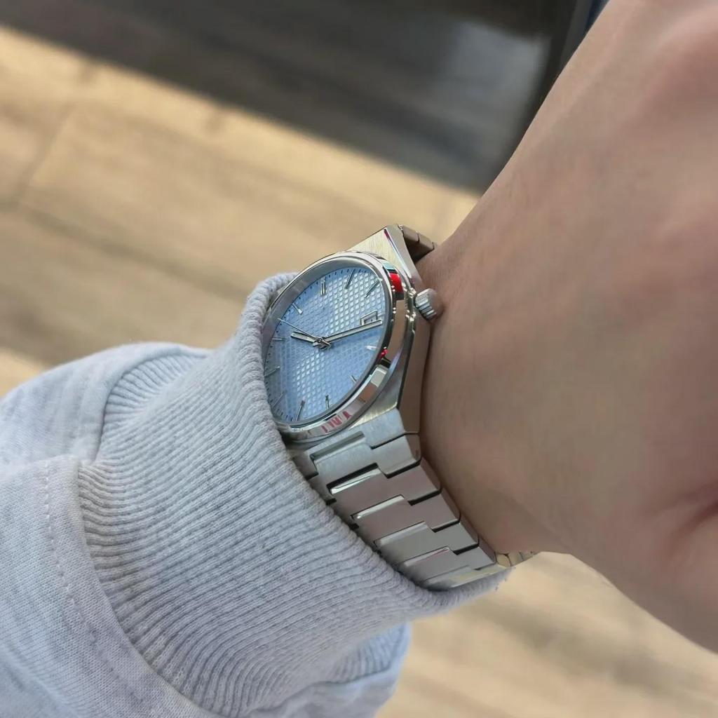 Kadranında Elmaslarla İşlenmiş Takımyıldızları Bulunan Zarif Yıldızlı Gökyüzü Kuvars Saat Kadınlar İçin