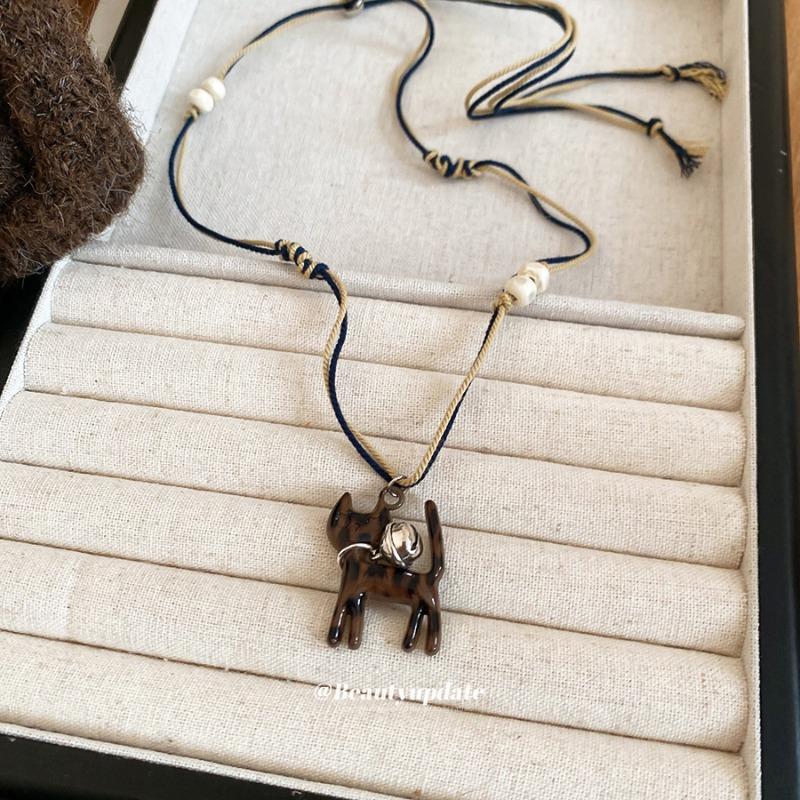 Resin kitten bell pendant necklace personalized fashion light luxury high sense sweater chain casual simple versatile neck chain