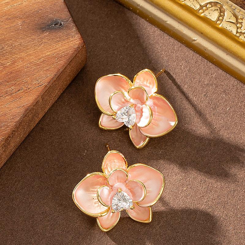 French Gentle Sweet Delicate Oil Drip Diamond White Petal Stud Earrings Women's Versatile Premium Earrings