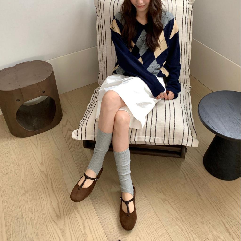 2025 new round head suede one-word with light mouth leopard print flat bottom fashion commuter work women's shoes