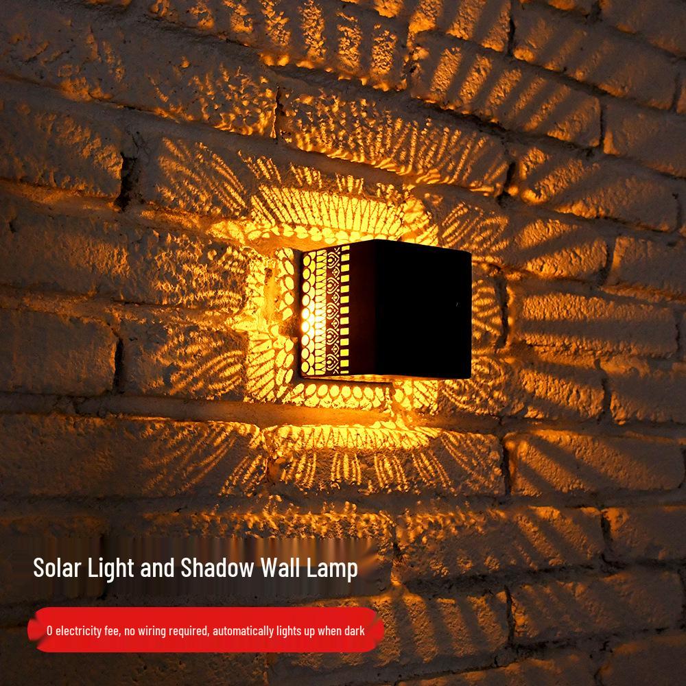 Outdoor Solar Rainproof Wrought Iron Projection Light: Garden Wall & Fence Atmosphere Lamp