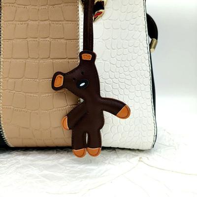 Mignon Porte-clés Pendentif Sac Ours en Cuir PU Dessin Animé Doux Porte-clés Forme d'Ours Kawaii Breloque de Sac Breloques de Sac Décorations