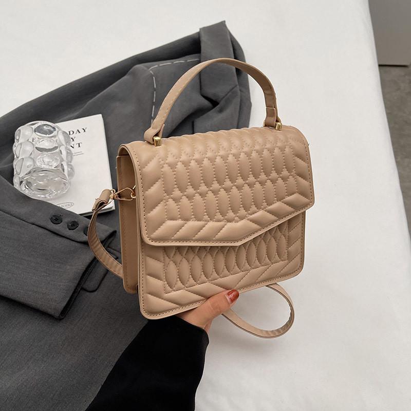 Trendsetting Medium-sized Flat Square Bag Versatile Everyday Use Handheld Purse For Women хаки