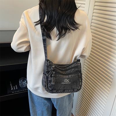 Trendová ľahká džínsová taška veľkokapacitná módna ležérna taška cez rameno kórejská verzia na dochádzanie jednoduchý zahraničný štýl niche taška cez rameno