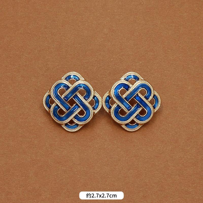 Autumn and winter niche French retro court enamel stud earrings femininity fashionable personality exaggerated Hong Kong style small fragrant ear