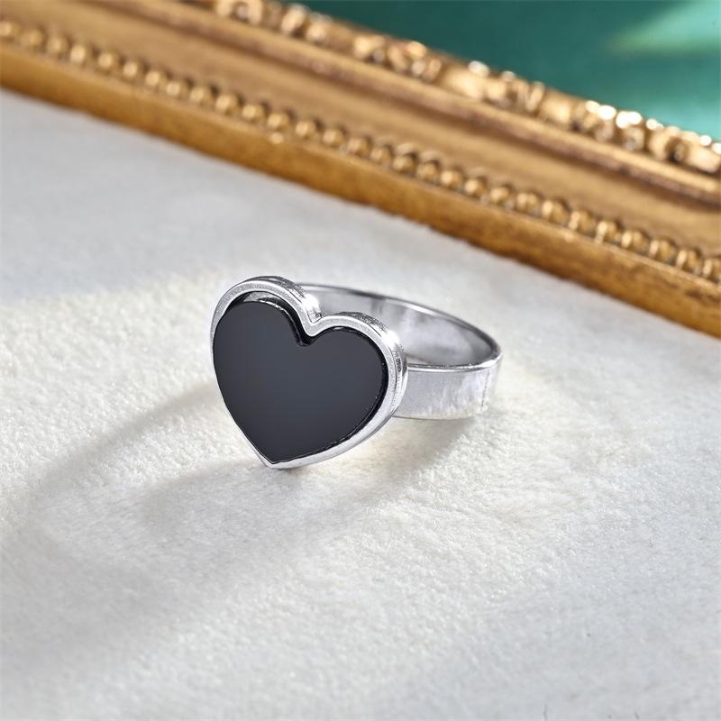 Modne europejskie i amerykańskie pierścionki retro: Wysokiej klasy, pasująca do wszystkiego stal nierdzewna i tytanowa dla influencerów