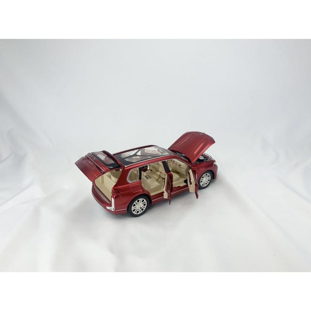 1:24 Scale Die-Cast BMW X7 SUV Collectible Model Car Toy - Red Edition