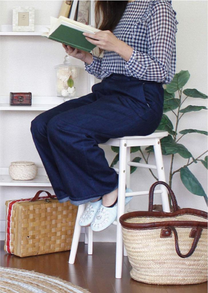 INS-2824WH High Stool, Ine Reno, 34cm Wide X 34cm Deep X 60cm High, White, Made of Natural Wood