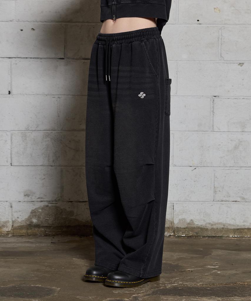 HOODHOOD Clover Logo Applique Washed Denim Sweatpants Black