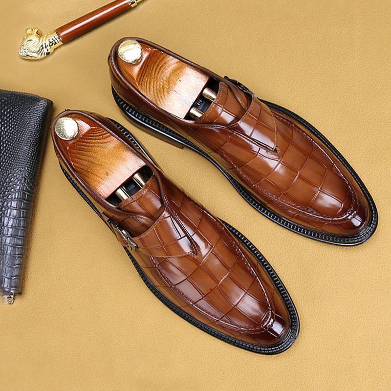 Horse buckle leather shoes pointed inner height increase hair stylist personalized crocodile pattern shoes