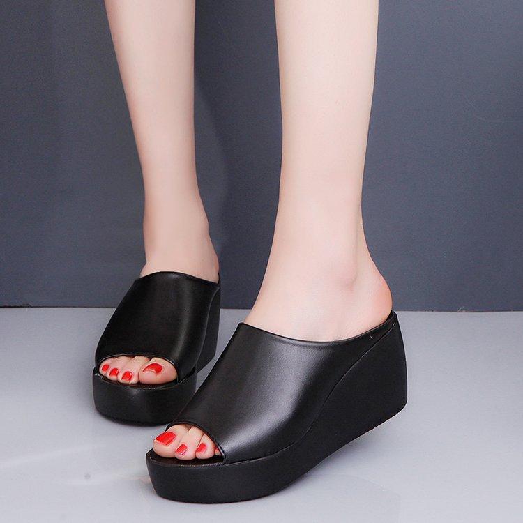 20252025 Direct Batch of New Slope Heel Cool Slippers Women's Summer Muffin Thick-soled Slippers High Heel One-word Cool Slippers Women