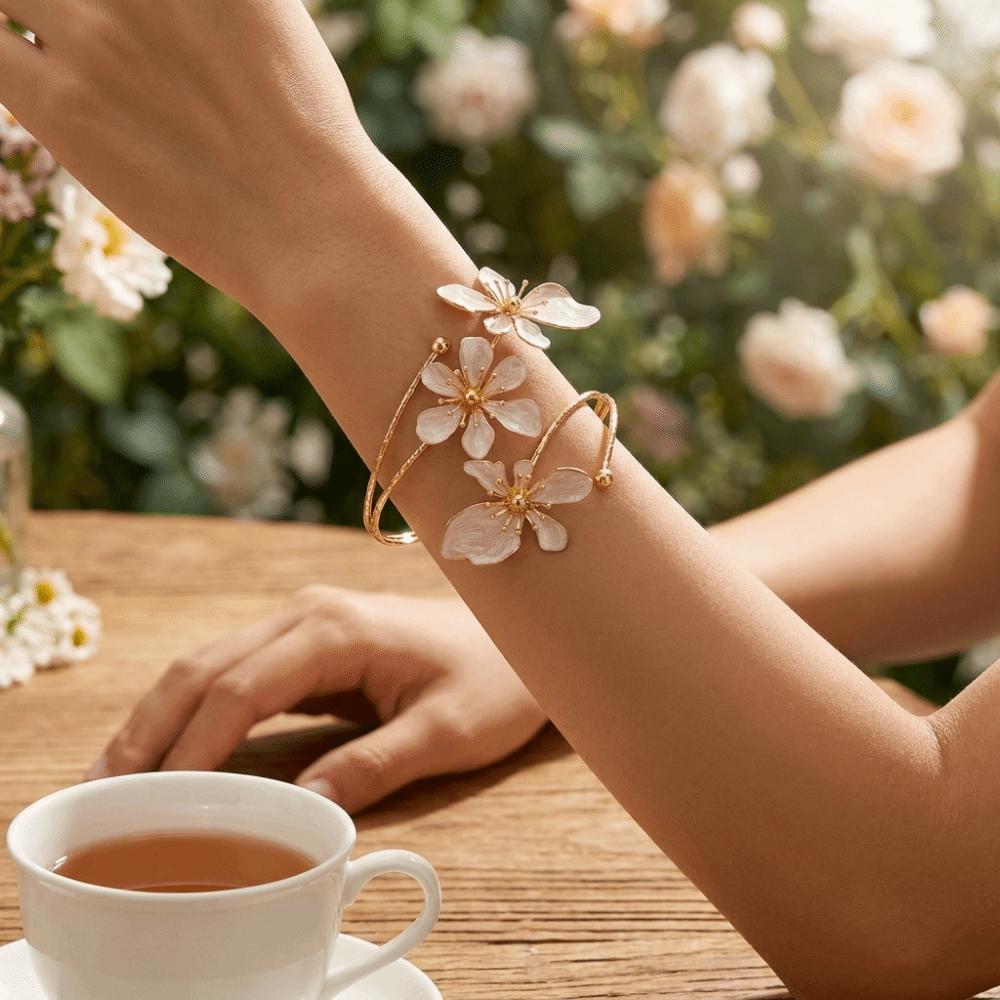 Retro Blumenarmband Verstellbares Florales Armband Modeaccessoires Offener Armreif Party