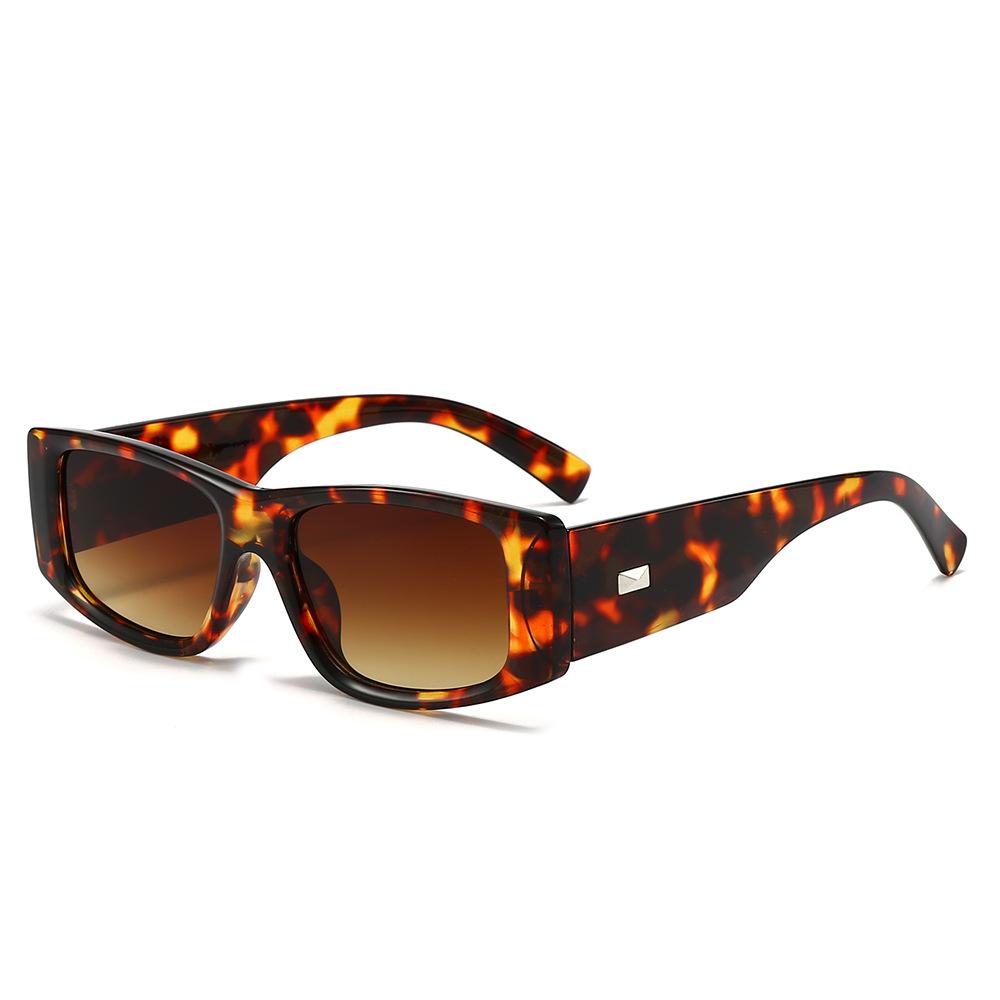 Rivet Envelope Summer Retro Small Square Frame Sunglasses Uv400 Ladies Retro Punk Rectangular Sunglasses Glasses Sun Visor Ins S