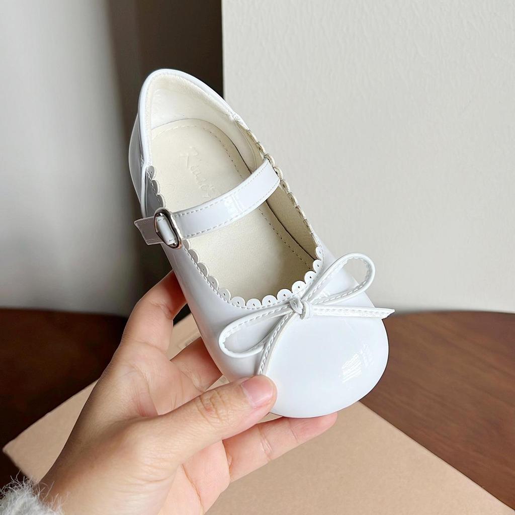 Girls' Princess Bow Patent Leather Shoes - Shiny, Low-Cut, Magic Tape, Japanese Style for Spring and Autumn