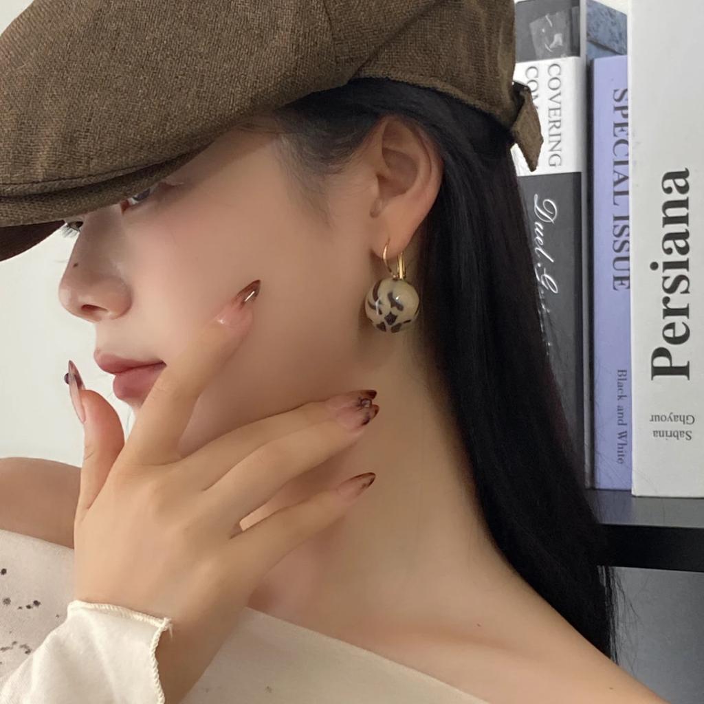 French Retro High-end Leopard Print Round Pendant Earrings Fashion Ear Buckles For Women's Girl‘s Unusual Jewelry Accessories
