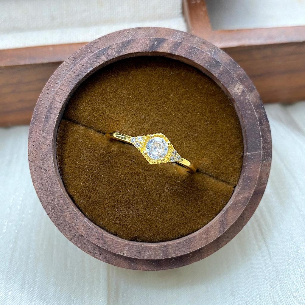 18K Gold Plated Sterling Silver Ring with Round Cubic Zirconia: Retro Palace Style Light Luxury Index Finger Accessory