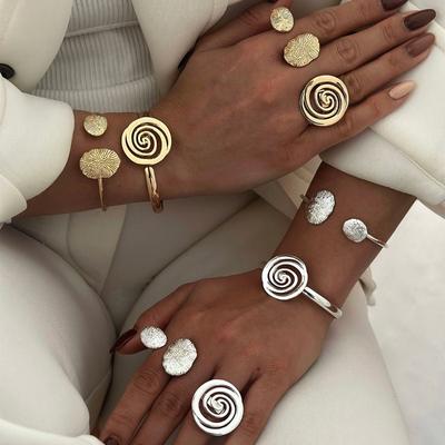 Mode übertriebenes unregelmäßiges Wirbel-Design Sinn offener Ring Legierung geometrisches Spiralarmband Set Damen