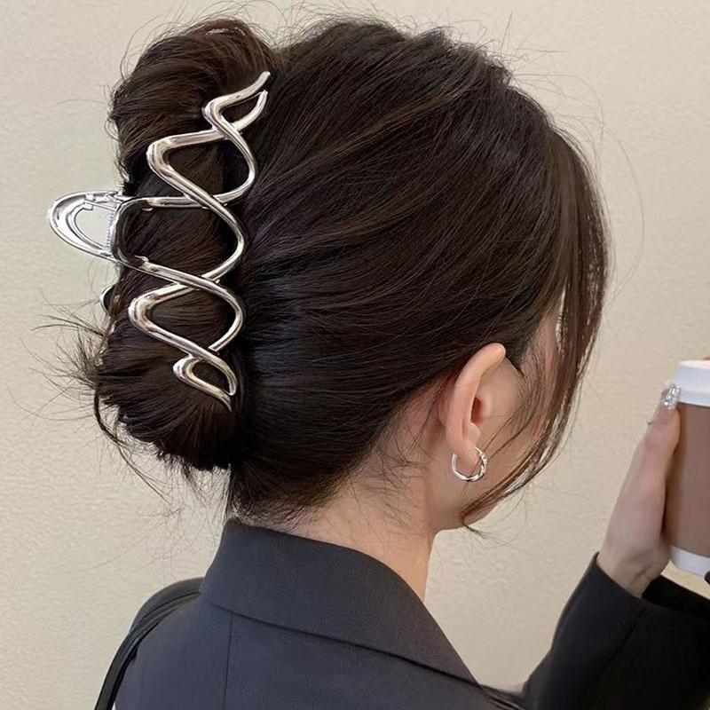 Fashion Wave metal large grab clip simple back hair clip 2025 new light luxury shark clip temperament hair accessory