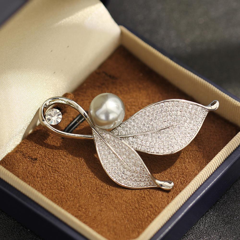 New Leaf Brooch Premium Light Luxury Inlaid Zircon Corsage Versatile Luxury Women's Accessories Fashion Accessories