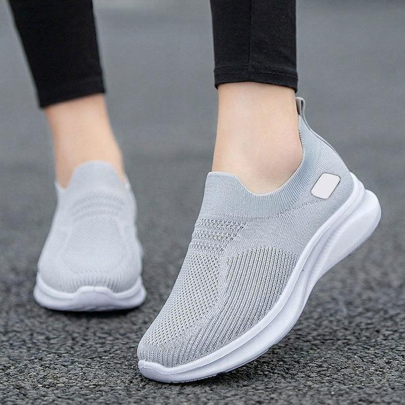 TEMU men's and women's couple shoes spring and summer 2026 new fly-woven mesh lightweight large-size casual shoes